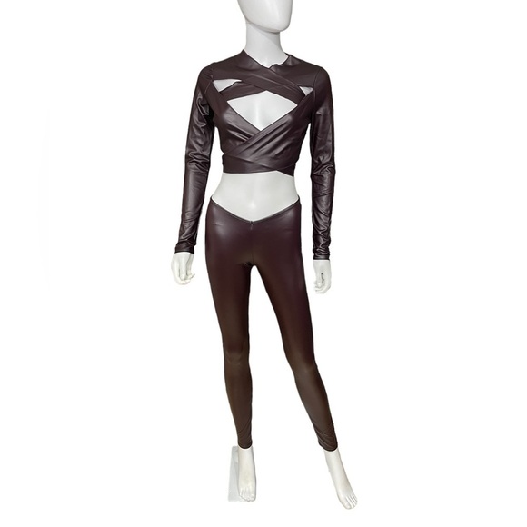 Women’s Purple PU Leggings Matching Set
New - Picture 4 of 10